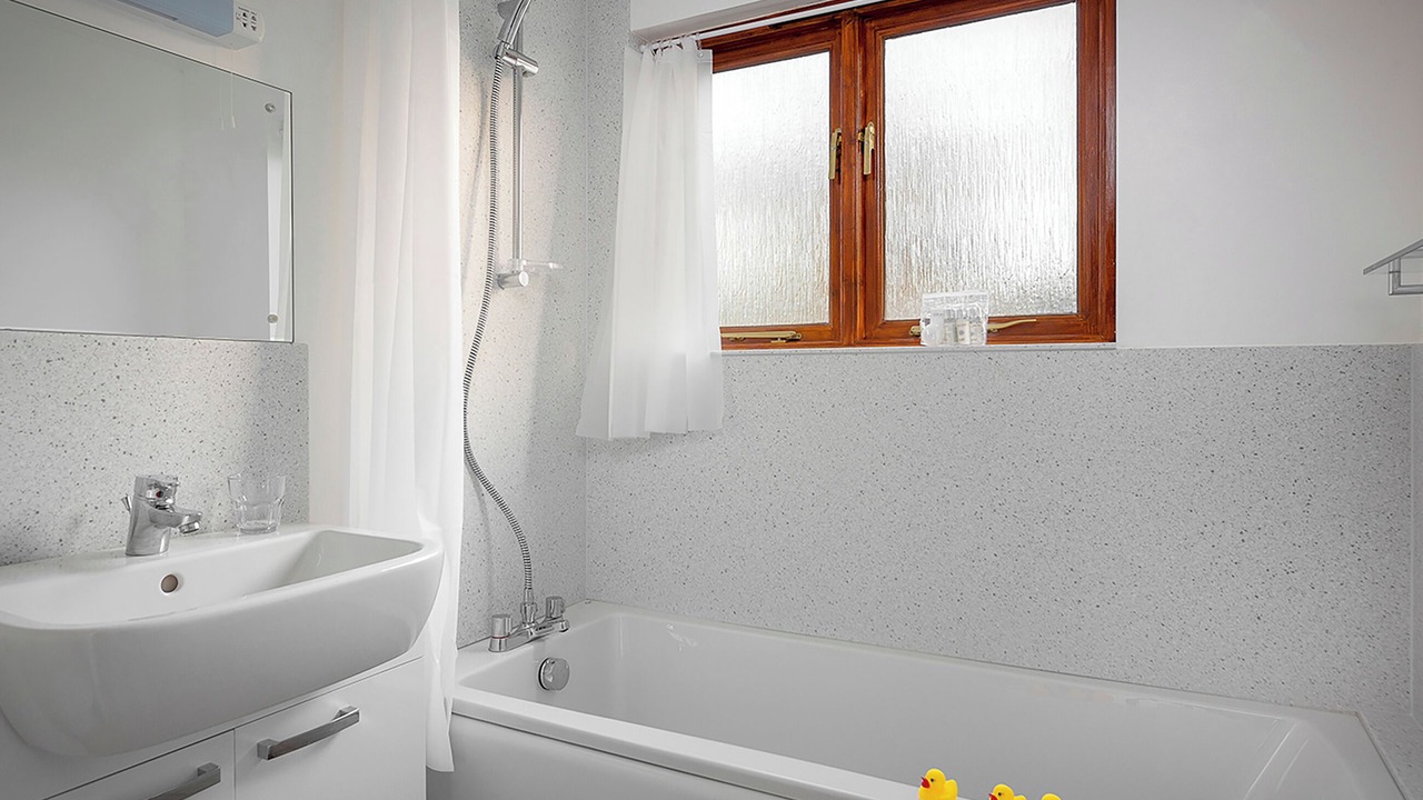 Photo of Bathroom in Hoveton