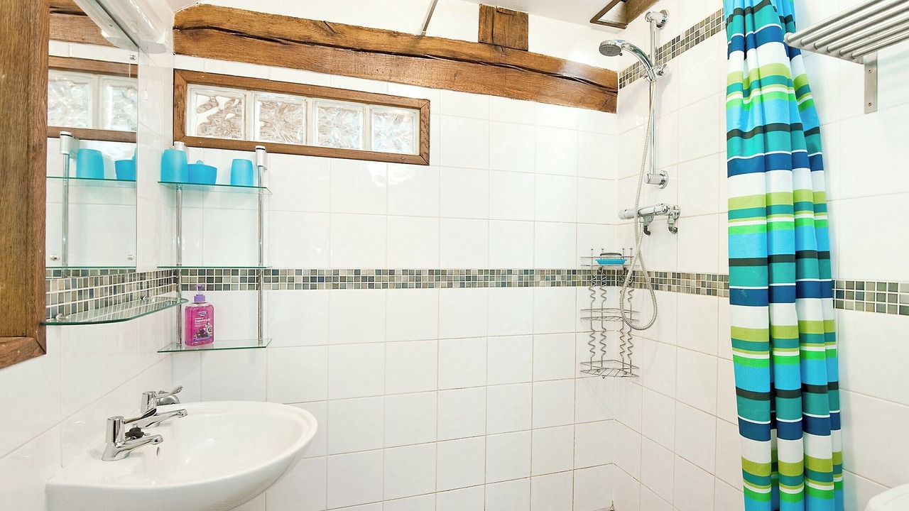Photo of Bathroom in Llanerfyl