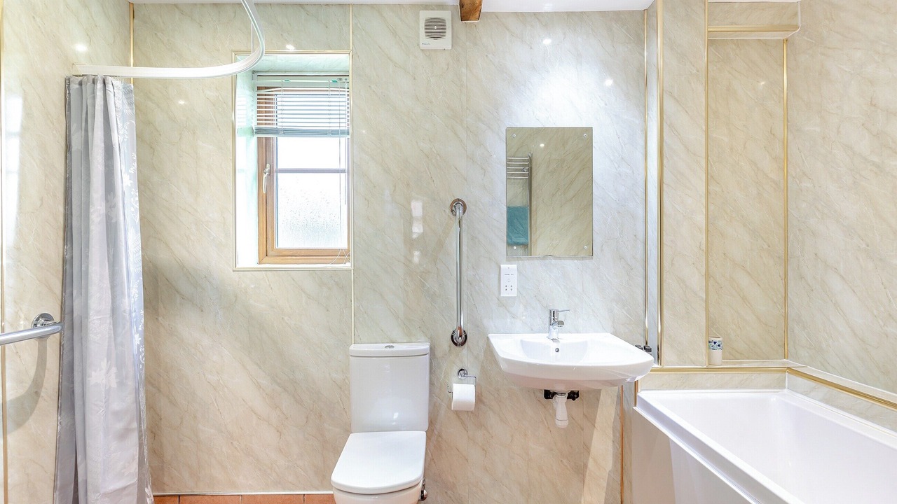 Photo of Bathroom in Lydney