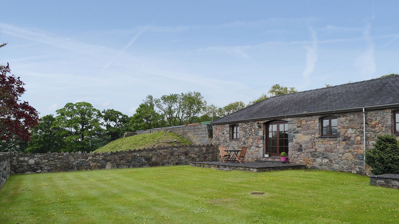 Photo of Outdoor in Bont Newydd