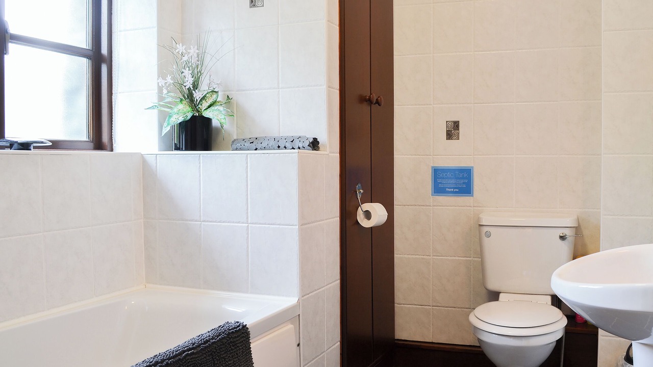 Photo of Bathroom in Bont Newydd