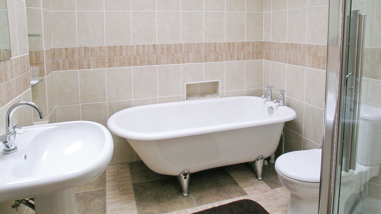 Photo of Bathroom in Delph