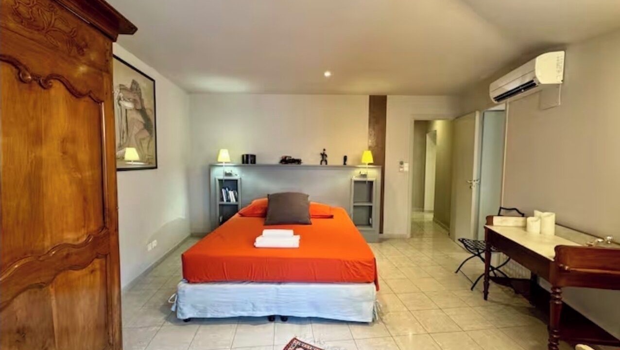 Photo of Bedroom in L'Isle-sur-la-Sorgue