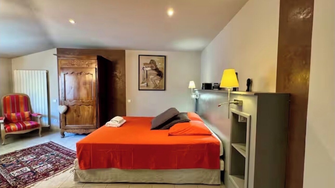 Photo of Bedroom in L'Isle-sur-la-Sorgue
