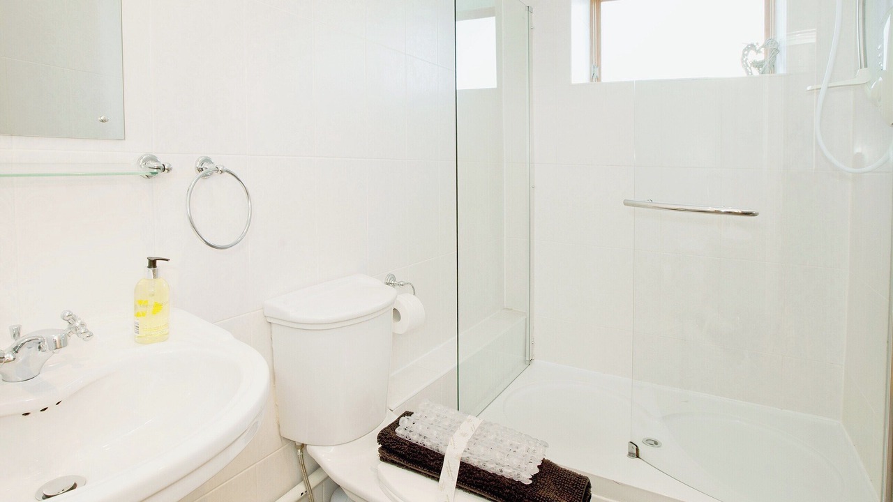 Photo of Bathroom in Trearddur Bay