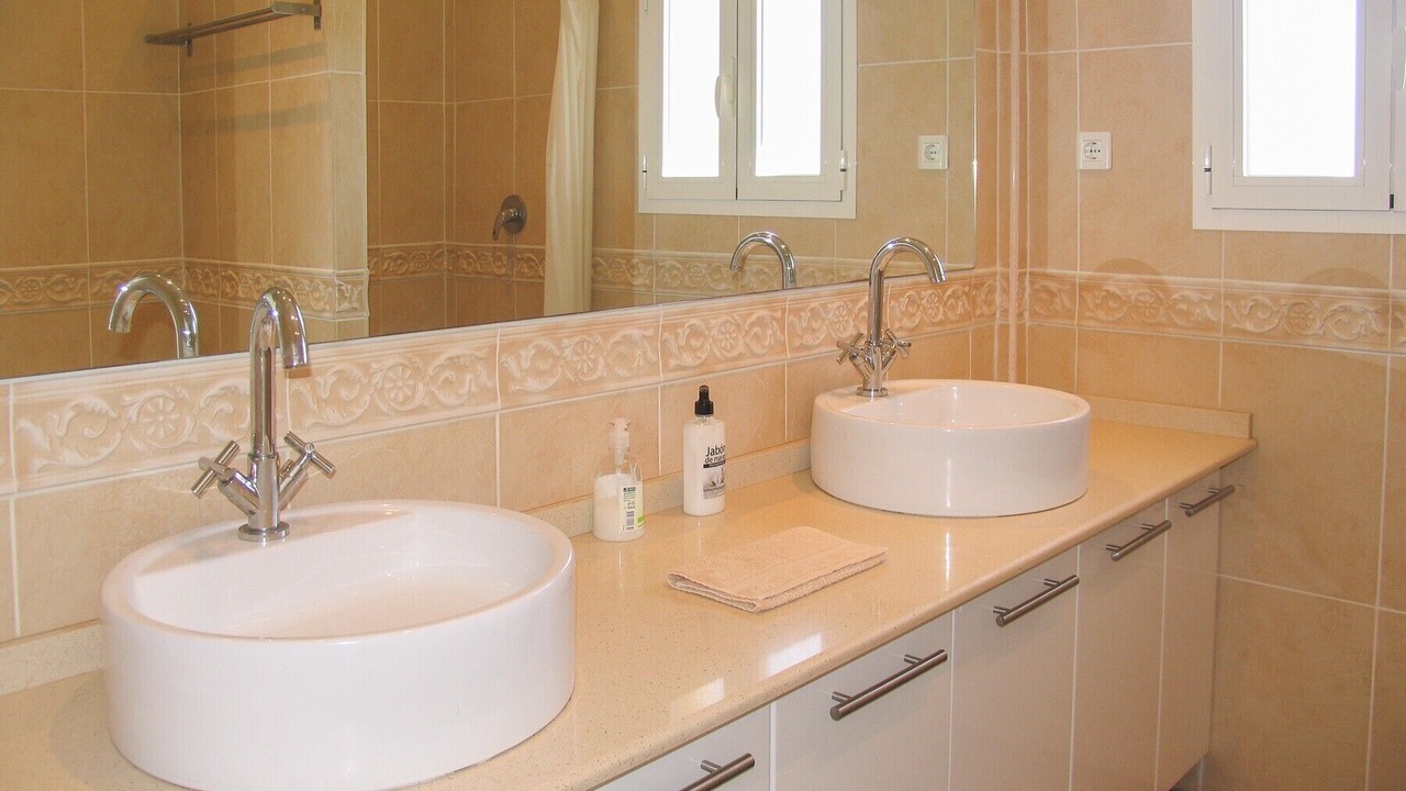 Photo of Bathroom in Arenas