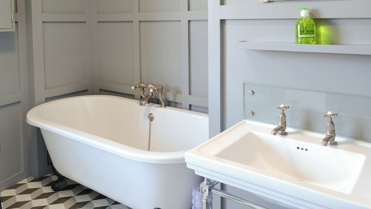 Photo of Bathroom in Chysauster