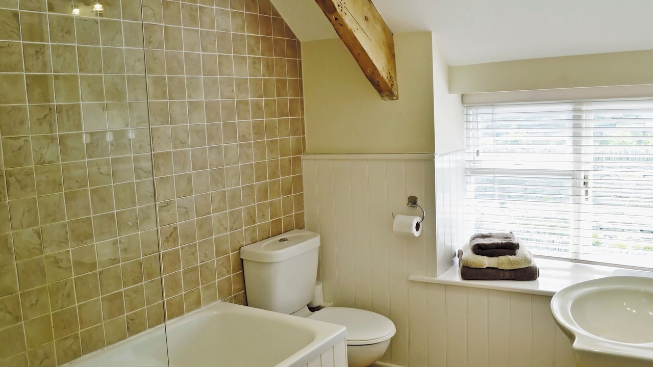 Photo of Bathroom in Boscastle