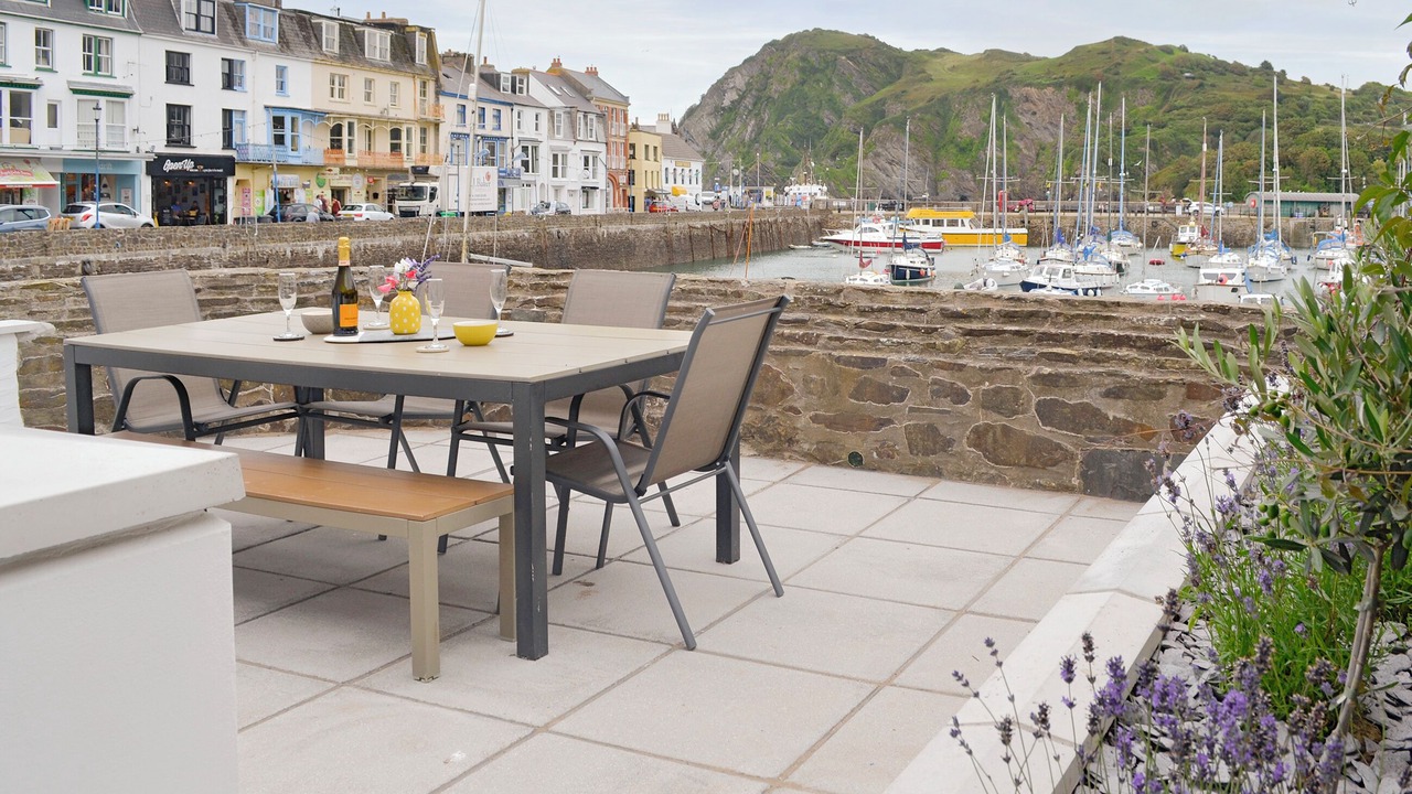 Photo of Others in Hele