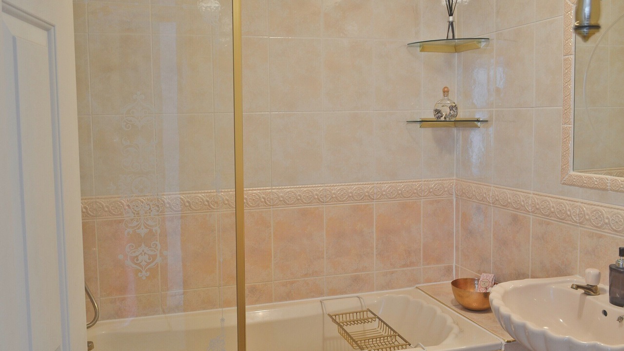 Photo of Bathroom in Hoveton