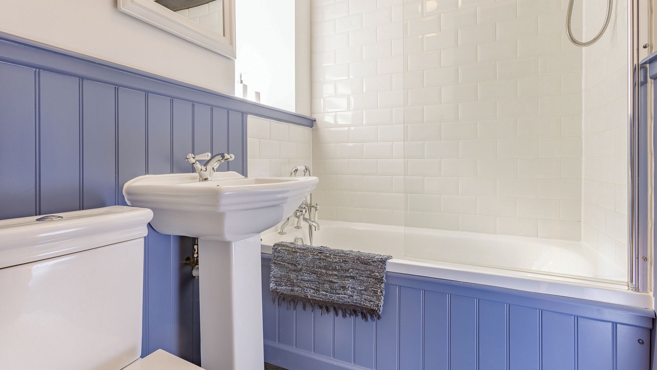 Photo of Bathroom in Boscastle