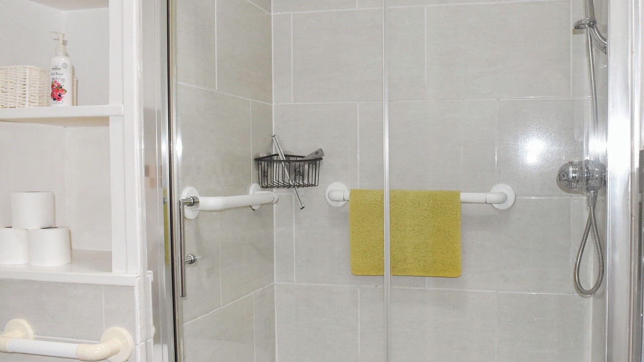 Photo of Bathroom in Shanklin