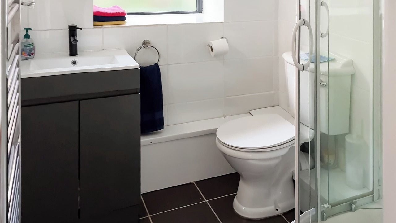 Photo of Bedroom in Tirabad