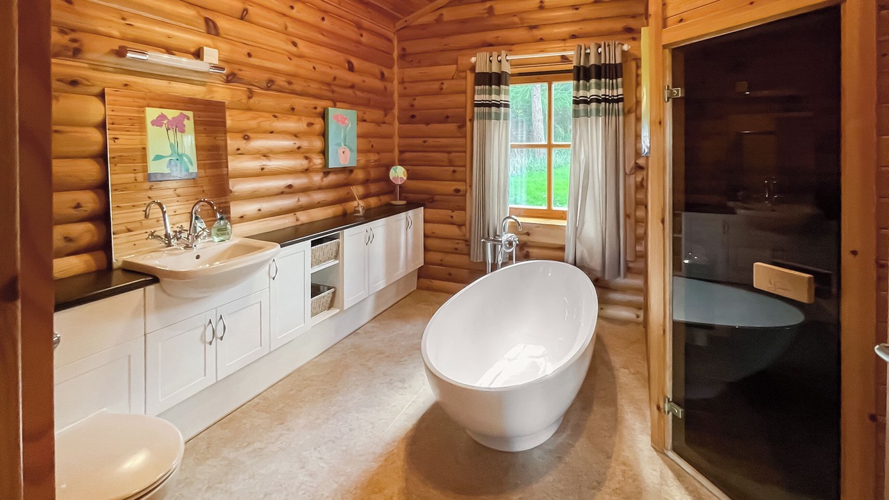 Photo of Bathroom in Glenfarg