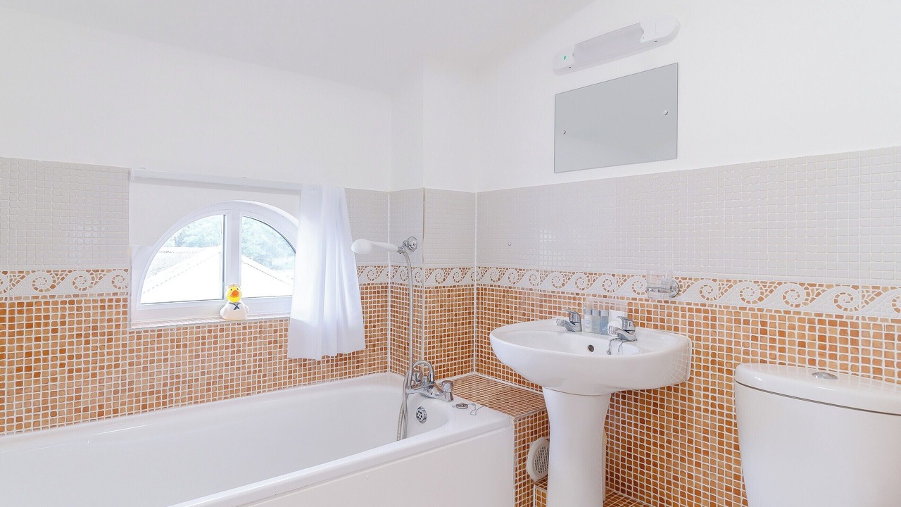 Photo of Bathroom in Hoveton