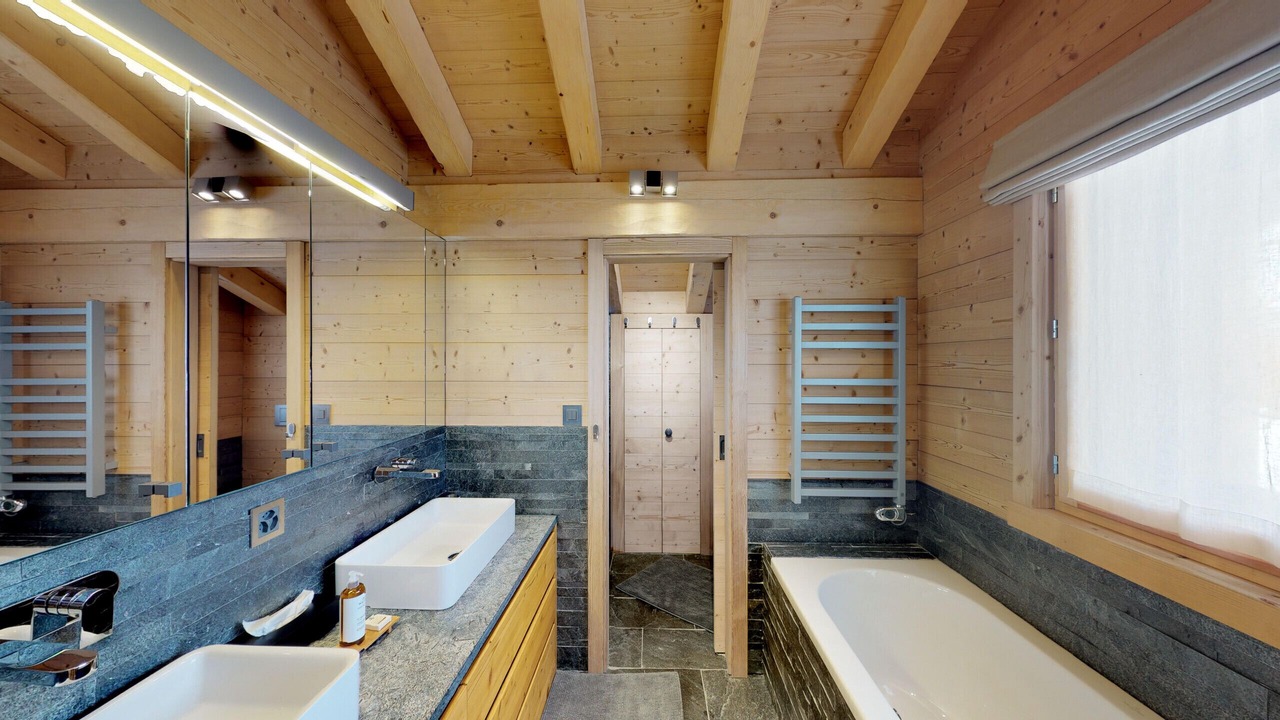 Photo of Bathroom in Vex