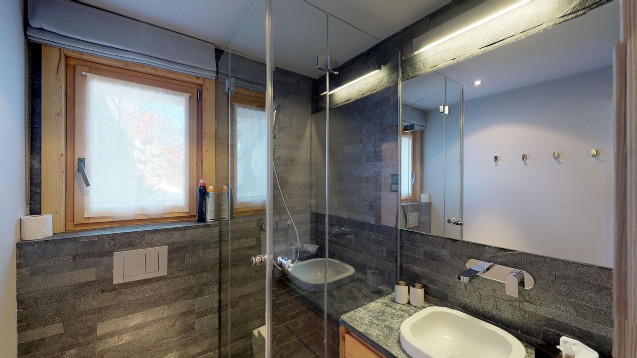 Photo of Bathroom in Vex