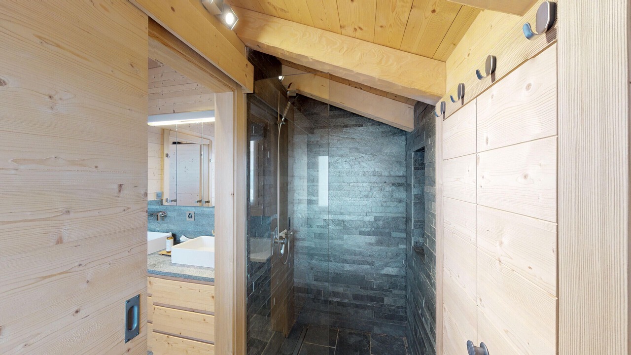 Photo of Bathroom in Vex