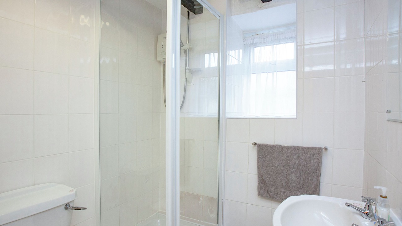 Photo of Bedroom in Looe