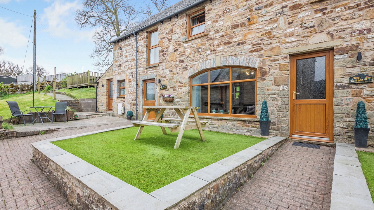 Photo of Others in Alston