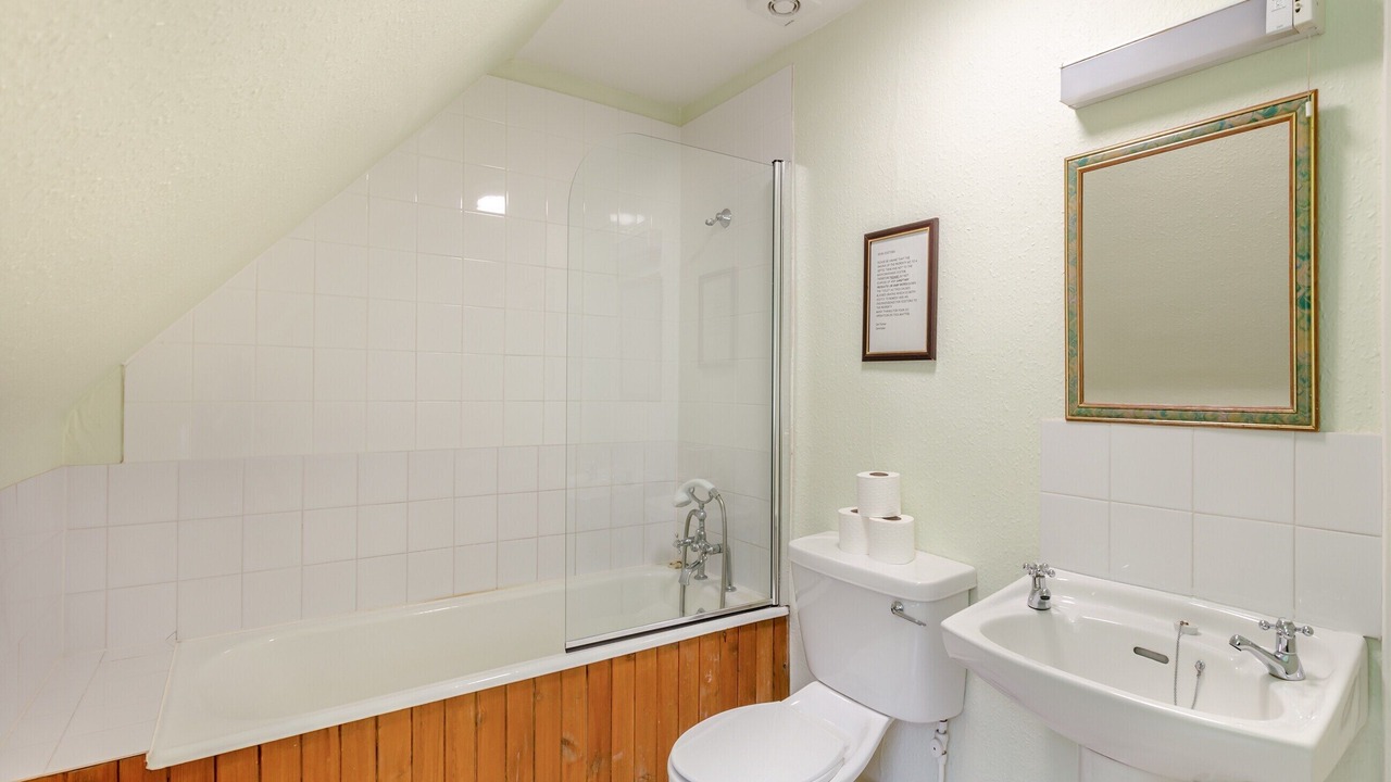 Photo of Bathroom in Ballater