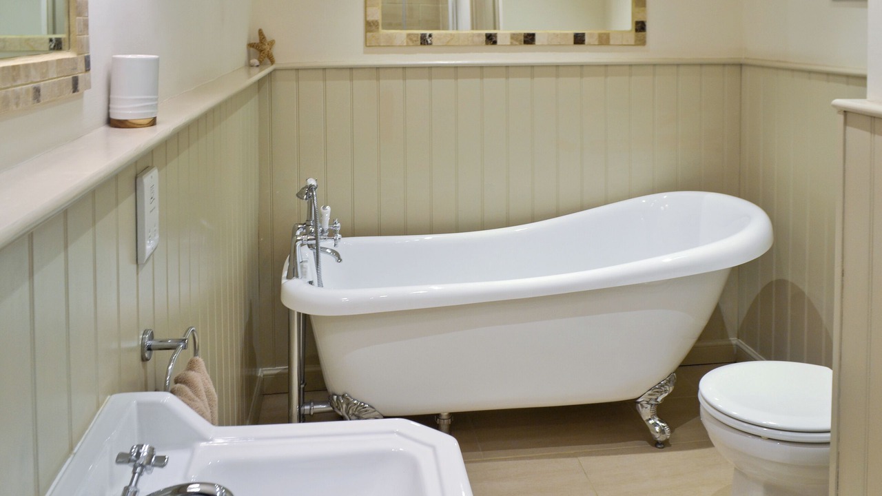 Photo of Bathroom in Kirriemuir