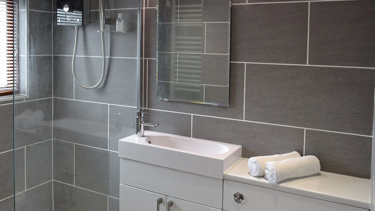 Photo of Bathroom in Borth-y-Gest