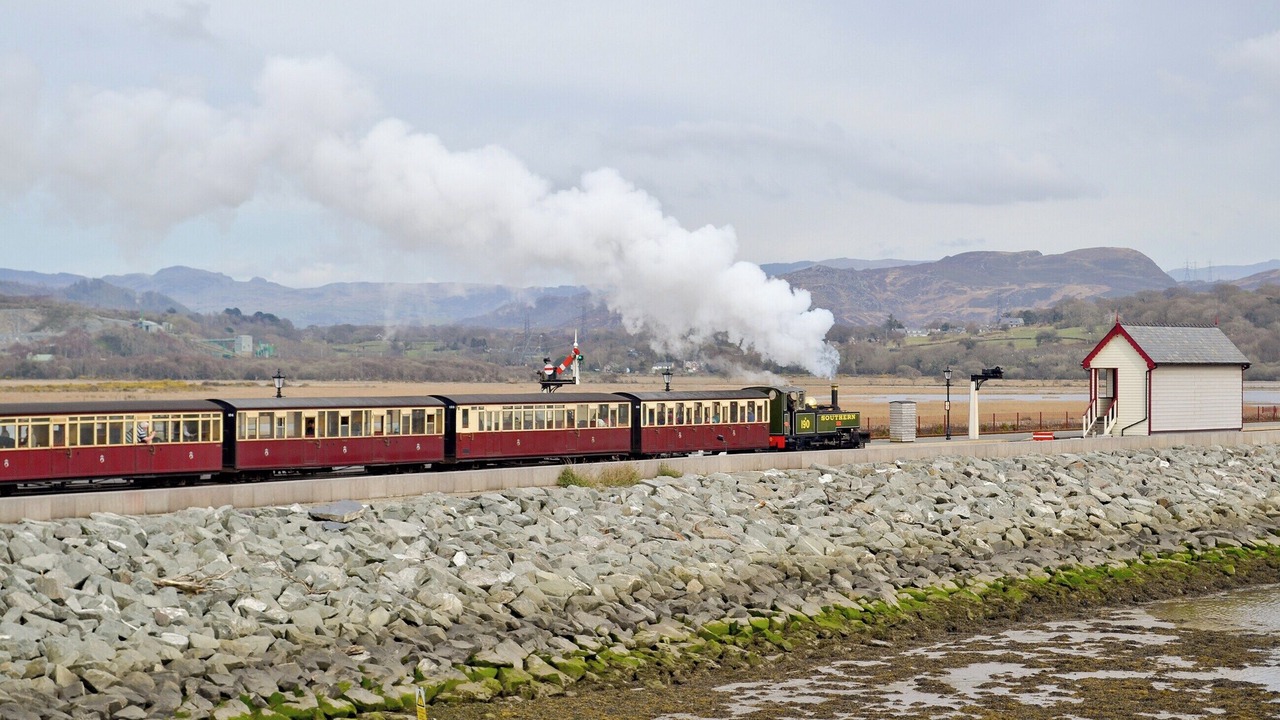 Photo of Others in Borth-y-Gest