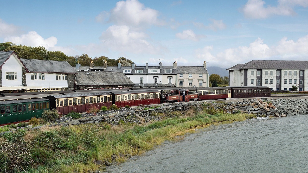 Photo of Others in Borth-y-Gest
