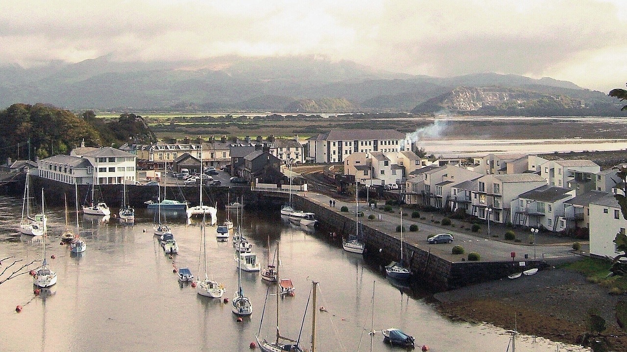 Photo of Others in Borth-y-Gest