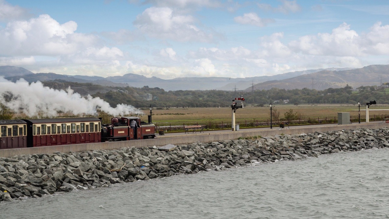 Photo of Others in Borth-y-Gest