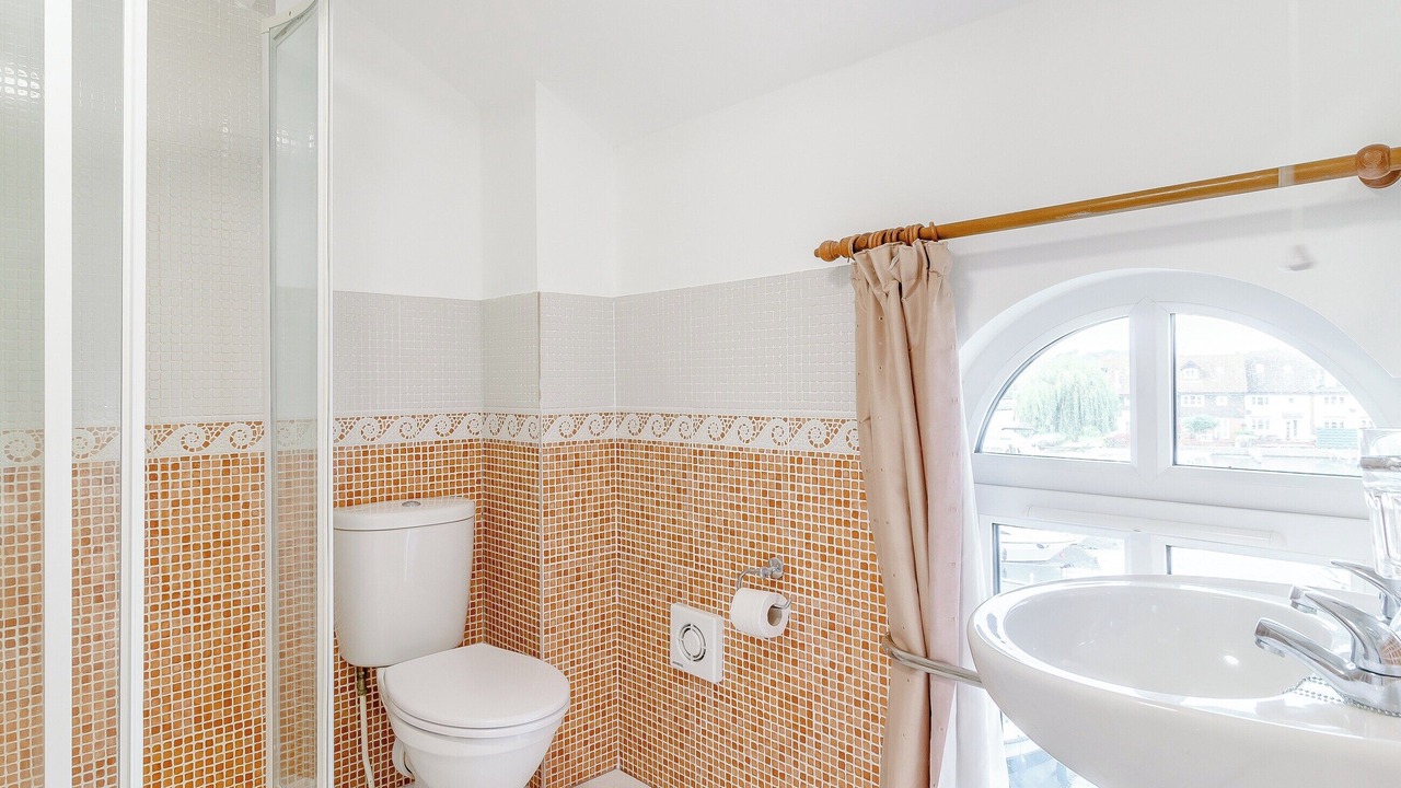 Photo of Bathroom in Hoveton