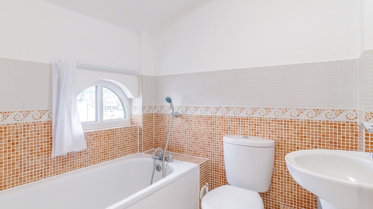 Photo of Bathroom in Hoveton