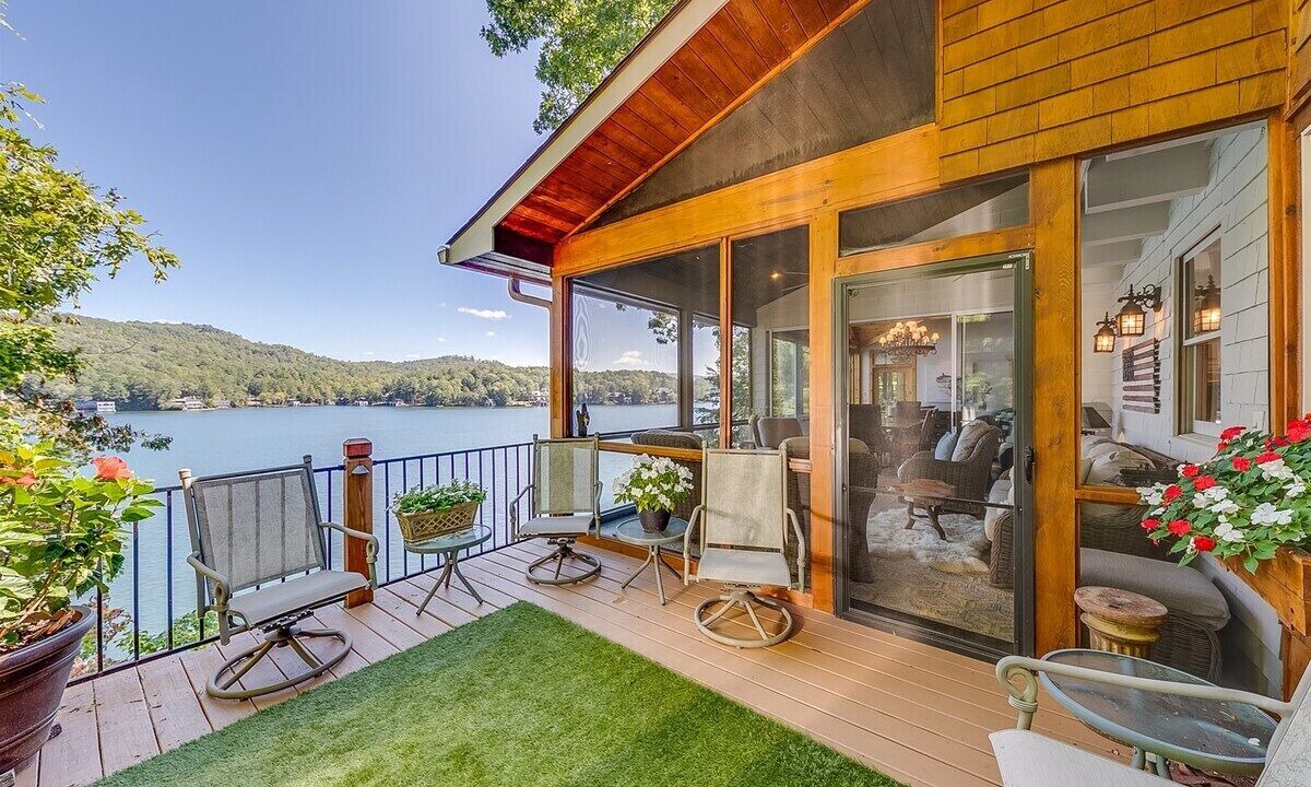 Photo of Others in Clarkesville