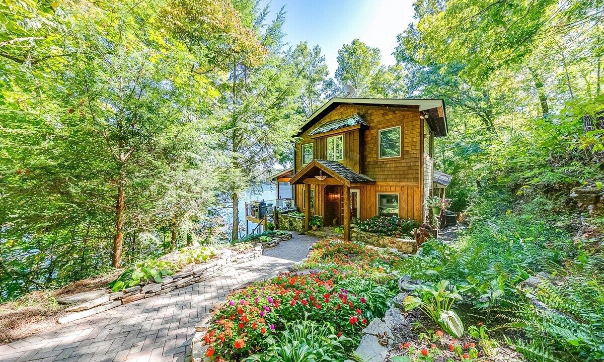 Photo of Outdoor in Clarkesville