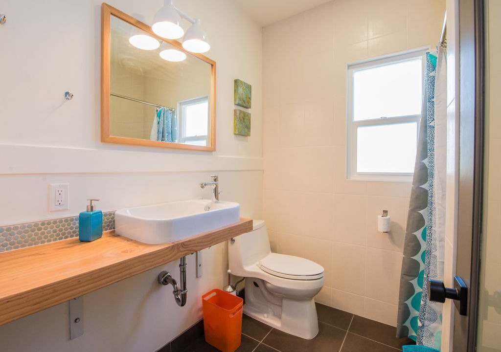 Photo of Bathroom in Mississippi District