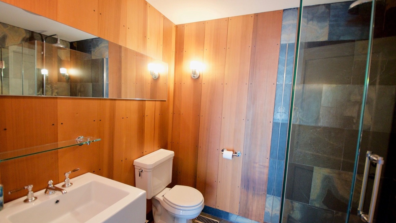 Photo of Bedroom in Northwest Harbor