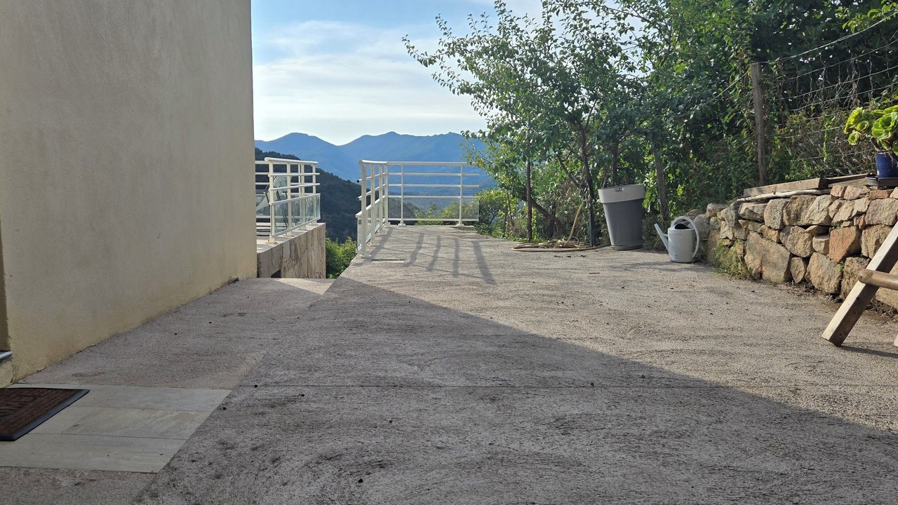 Photo of Outdoor in Peri