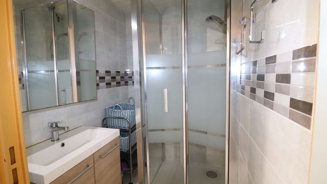 Photo of Bathroom in Le Grau-Du-Roi