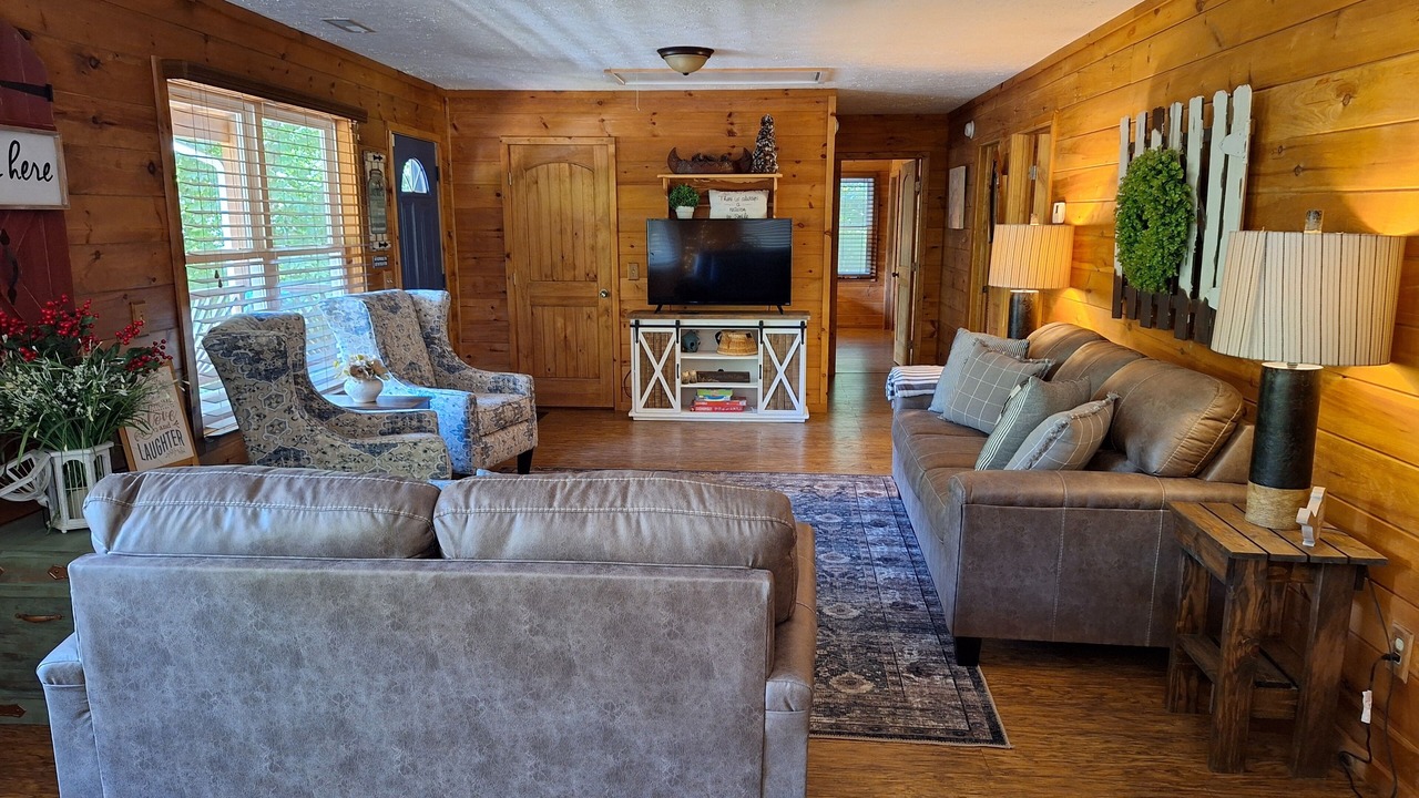 Photo of Livingroom in Cherokee