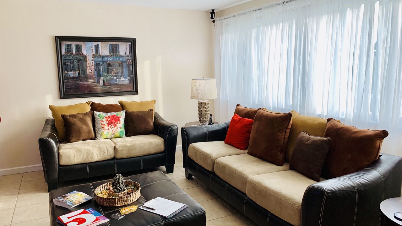 Photo of Livingroom in North Bay Village