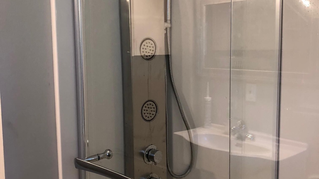 Photo of Bathroom in Jonquiere