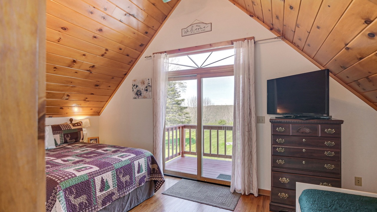 Photo of Bedroom in Mountain Base