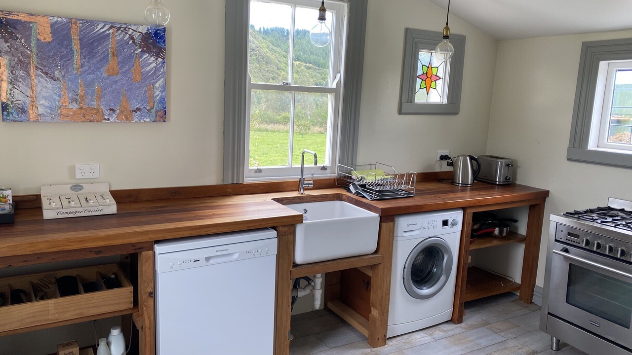 Photo of Kitchen in Manakau