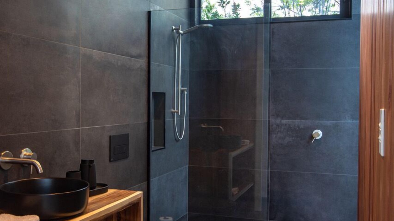 Photo of Bathroom in Ngaio Bay