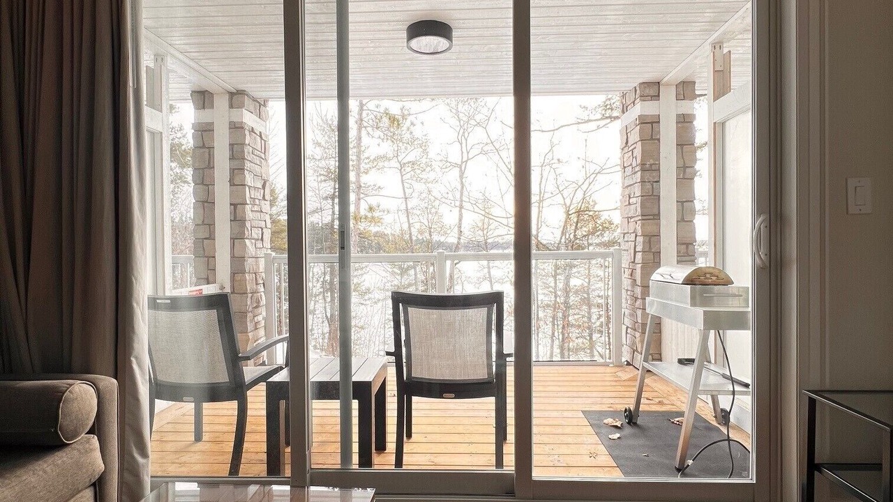 Photo of Livingroom in Muskoka Lakes