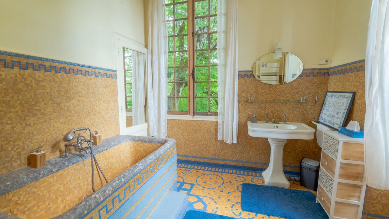 Photo of Bathroom in Haux