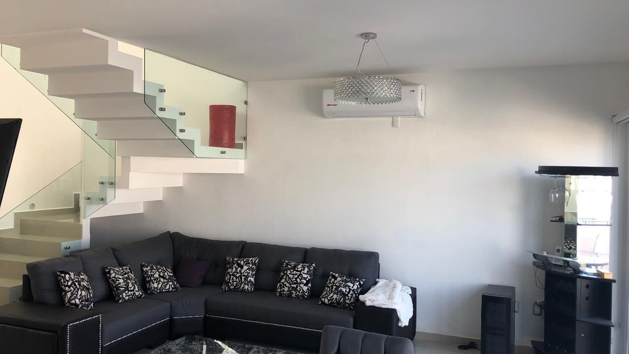 Photo of Livingroom in Anton Lizardo