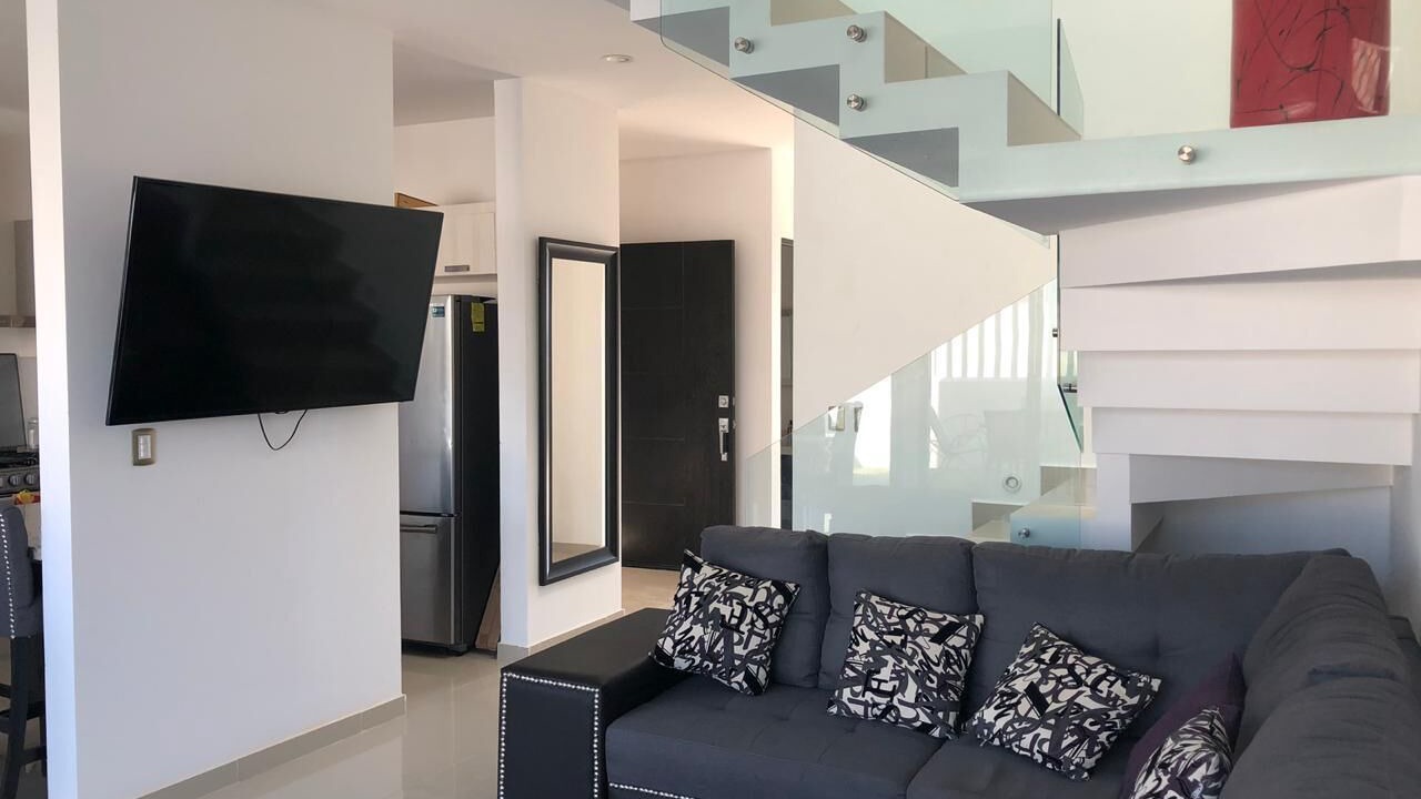 Photo of Livingroom in Anton Lizardo