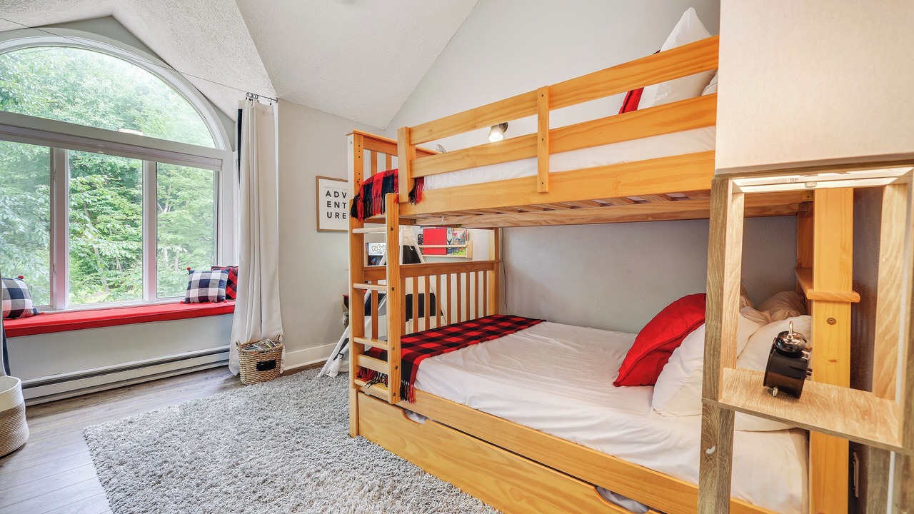 Photo of Bedroom in Pocono Pines